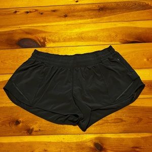 Lululemon Hotty Hot LR 2.5” Shorts